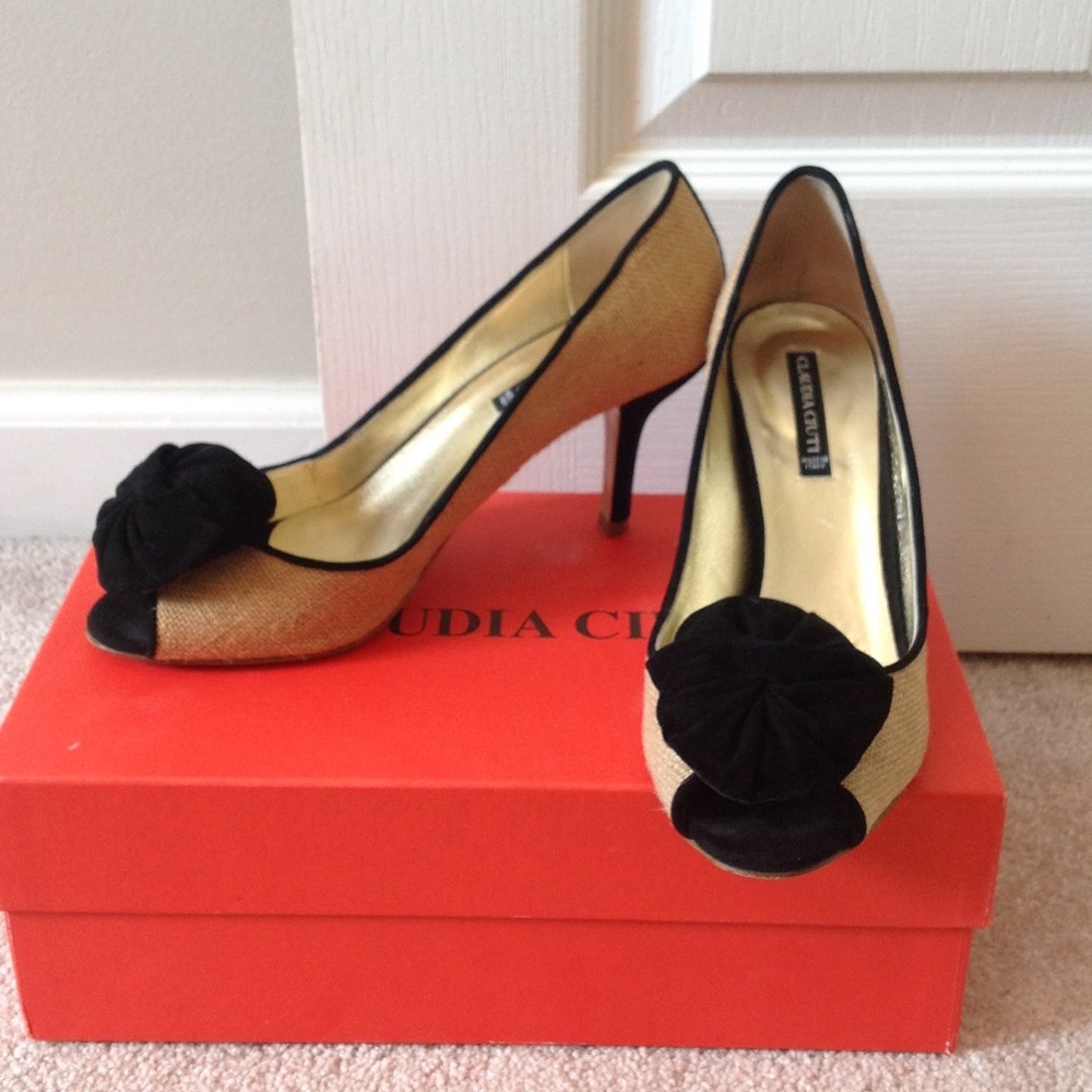 Claudia Ciuti peep toe pumps
