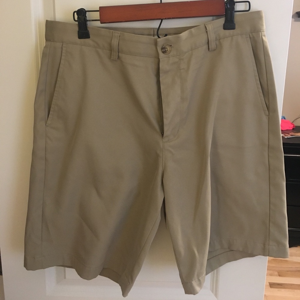 Vineyard Vines golf shorts