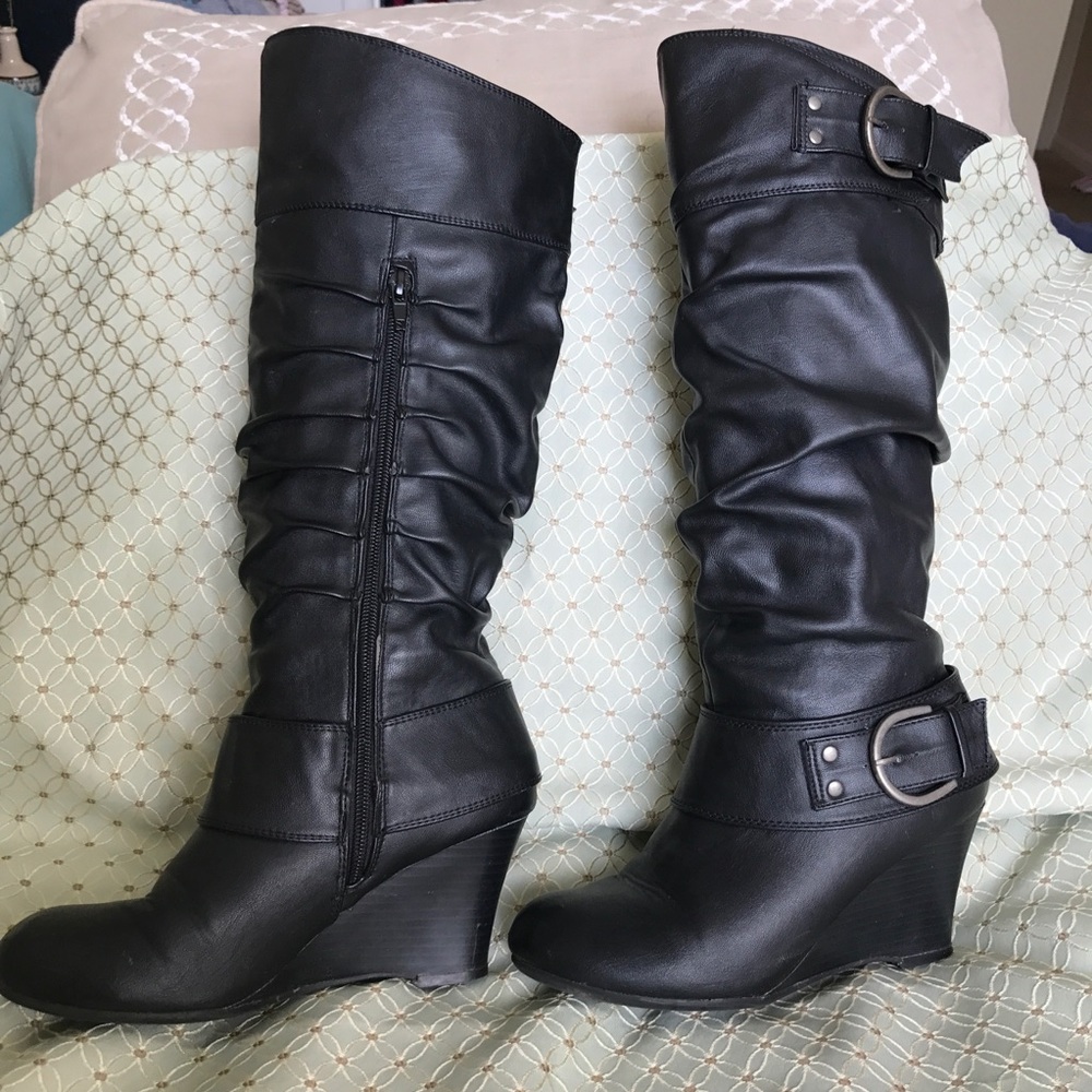 Black wedge boots
