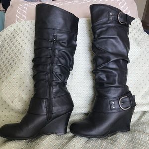 Black wedge boots