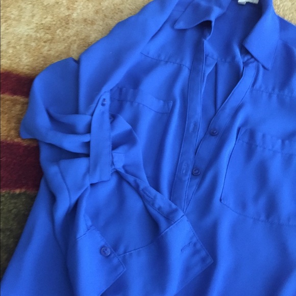 Royal blie blouse with roll up sleeves the button - Picture 5 of 5