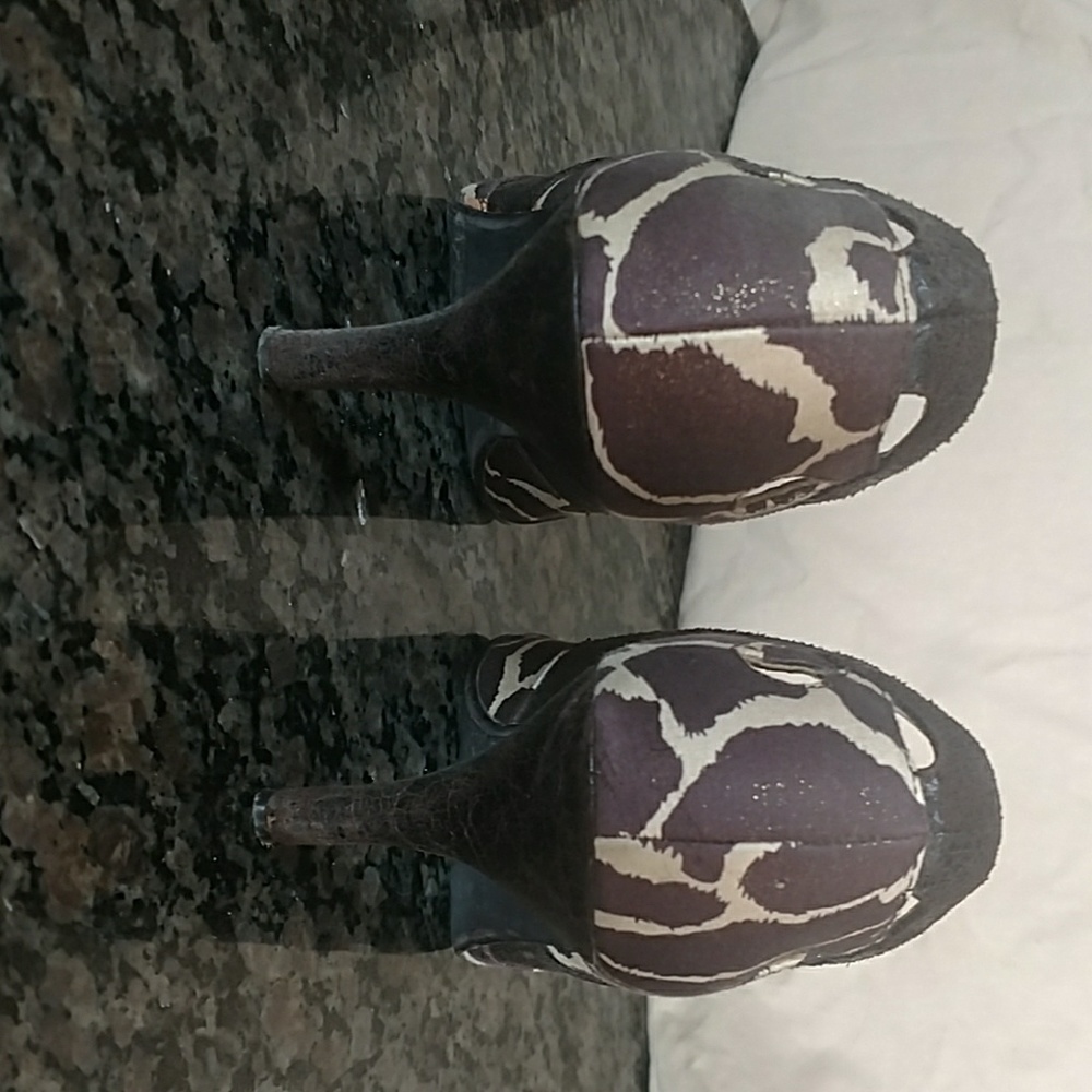 Pumps - Picture 2 of 4