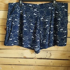 Pleat front soft shorts with white rabbits