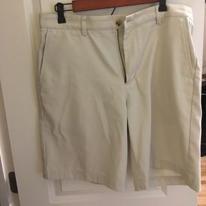 Men's Vineyard Vines golf shorts