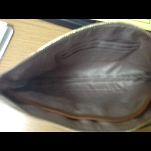 Michael Kors  Authentic Wristlet.. - Picture 2 of 5