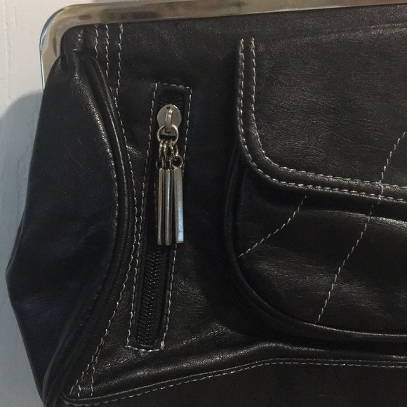 Black Nine West purse - Picture 2 of 7