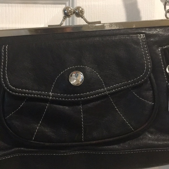 Black Nine West purse - Picture 3 of 7