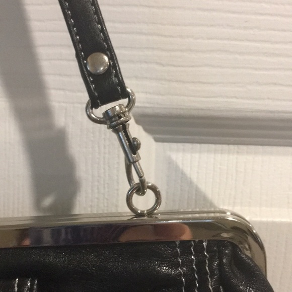 Black Nine West purse - Picture 4 of 7