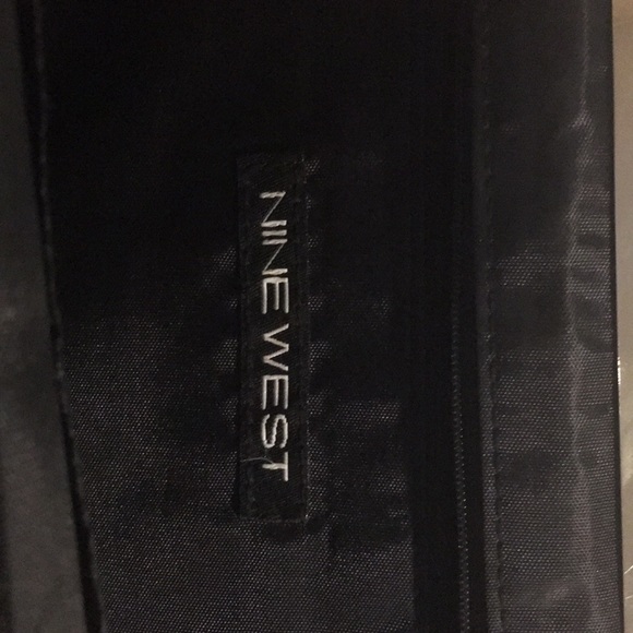 Black Nine West purse - Picture 6 of 7