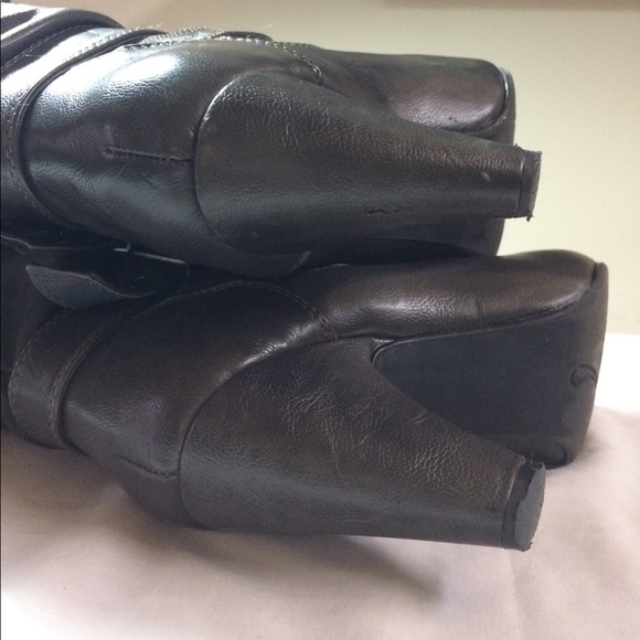 Gray calf high buckle boots size 5 - Picture 2 of 8