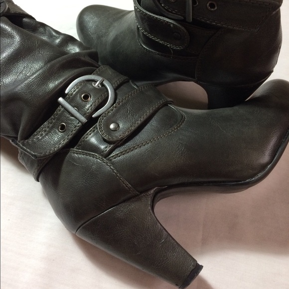 Gray calf high buckle boots size 5 - Picture 3 of 8