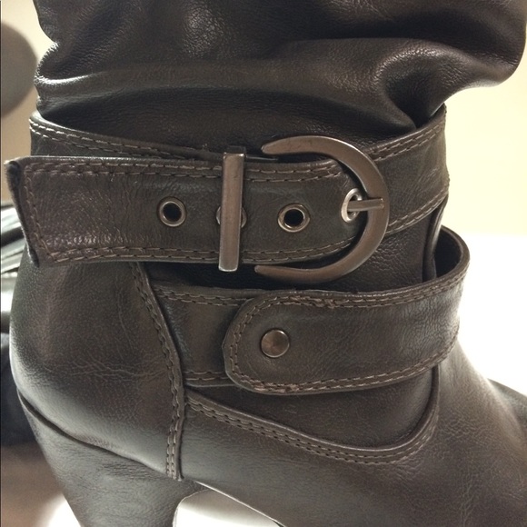 Gray calf high buckle boots size 5 - Picture 8 of 8