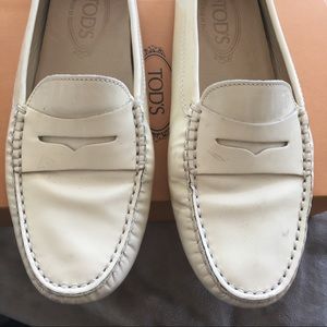 Tod's off white driving loafers