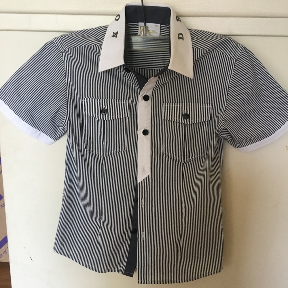 Stylish short sleeve shirt boys size 7