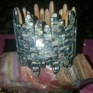 Stunning Paua Shell bracelet. Pix don't do justice