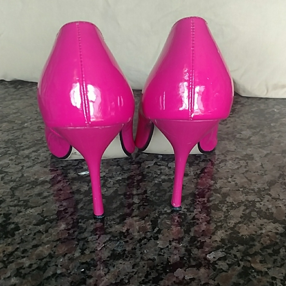 Pumps - Picture 4 of 4