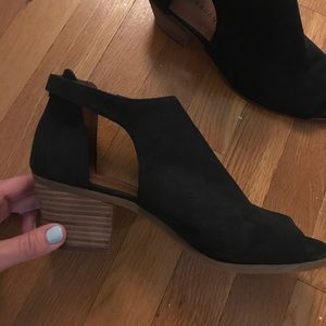 Lucky Brand black leather open toe chunky heel