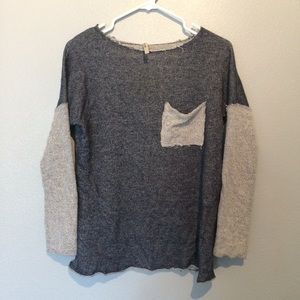 Grey fall sweater with pocket