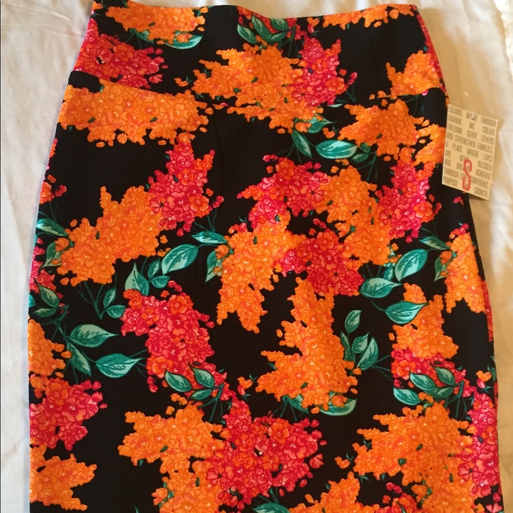 Lularoe Cassie Sz small NWT Floral
