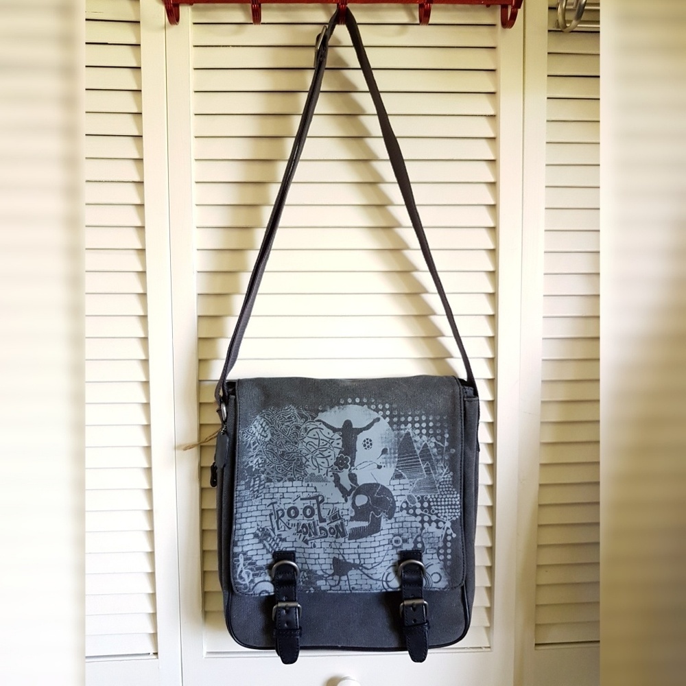 Troop London Crossbody bag