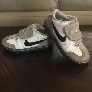 Nike velcro sneakers