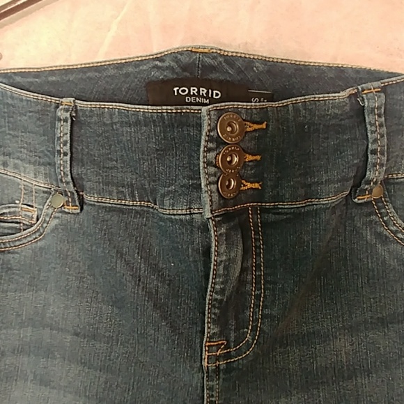 Plus size blue jeans - Picture 2 of 4