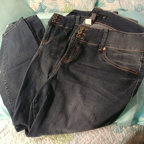 Plus size blue jeans - Picture 3 of 4