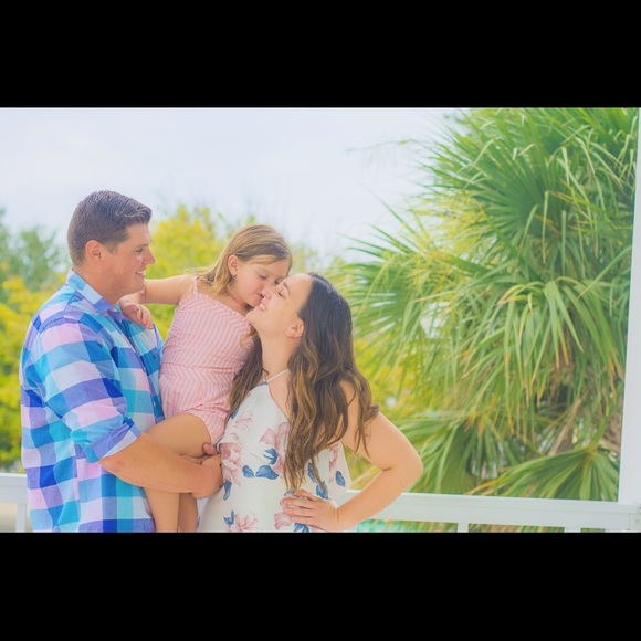 Meet your Posher, Amanda - Picture 2 of 3