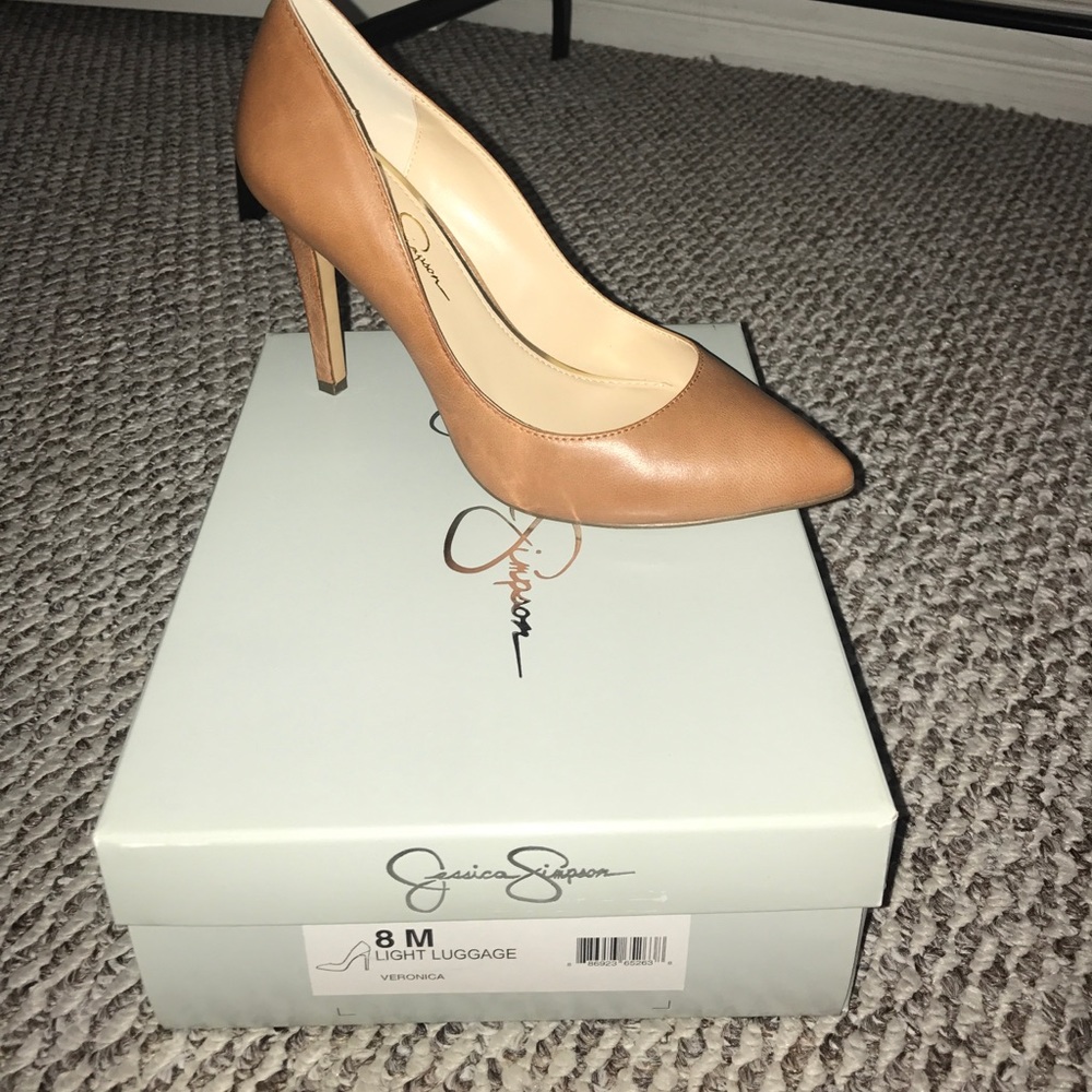 Jessica Simpson/ Heels