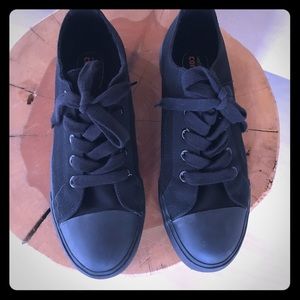SafeTstep Black Converse Copycat Nonskid Sneakers