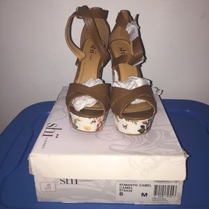 New shi by journeys size 8