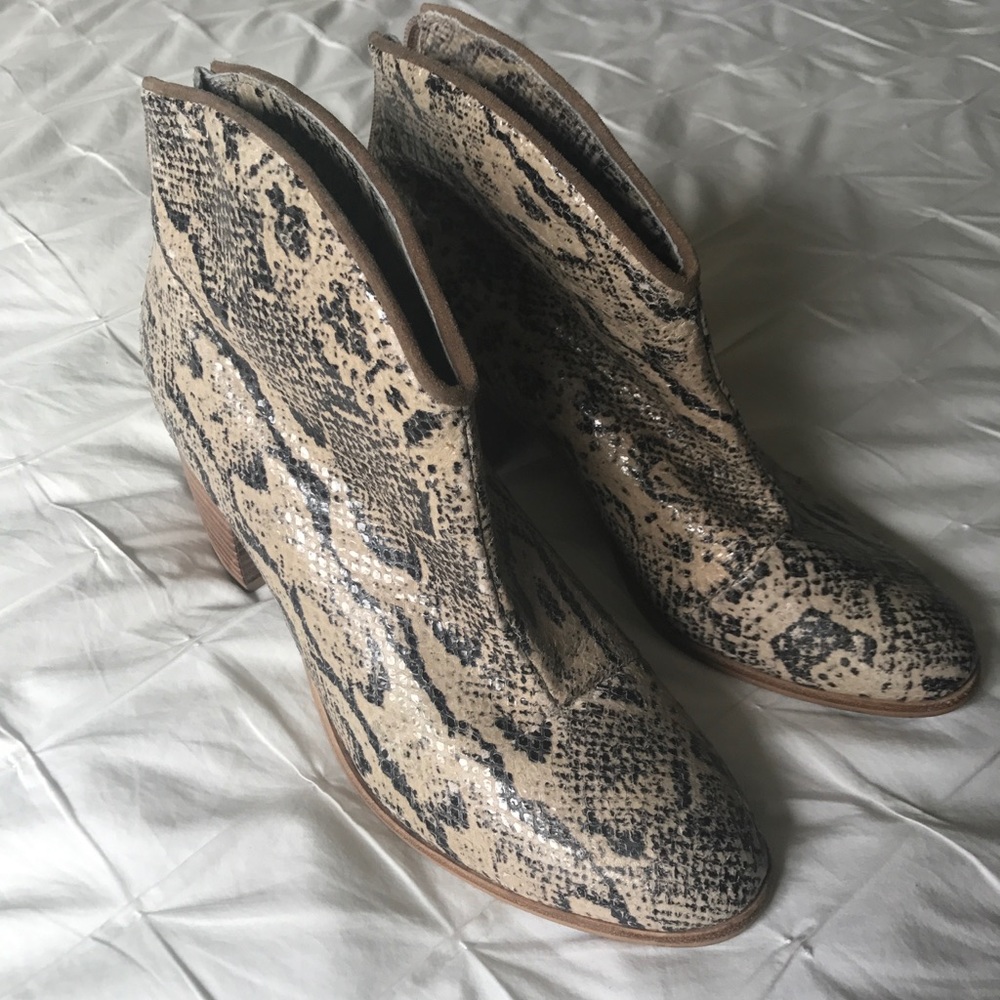 Cynthia Vincent snakeskin booties