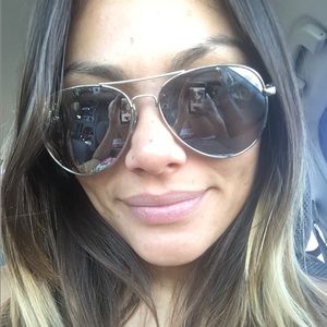 Meet your Posher, Tania