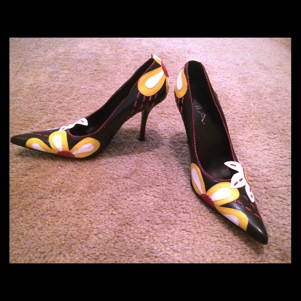 (FINAL SALE) Eye catching MIA heels: Sz 7