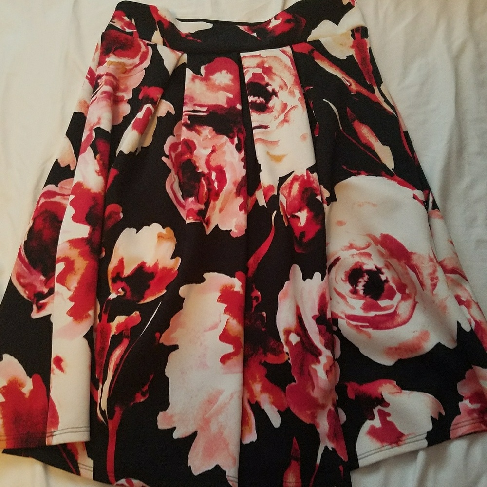 Price drop...Floral skirt
