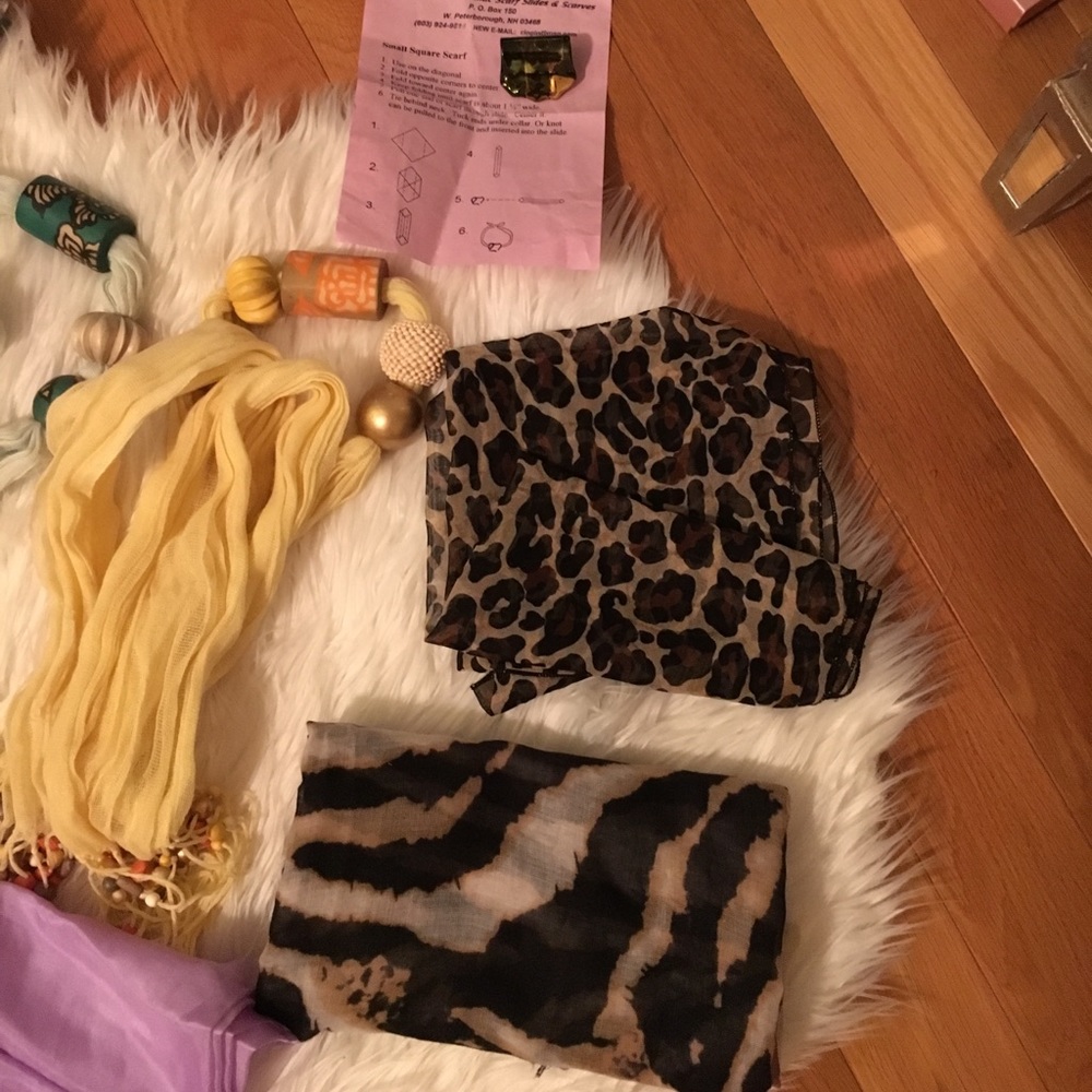8 - SCARVES- BEAUTIFUL COLORS WITH A SCARF HOLDER - Picture 4 of 7