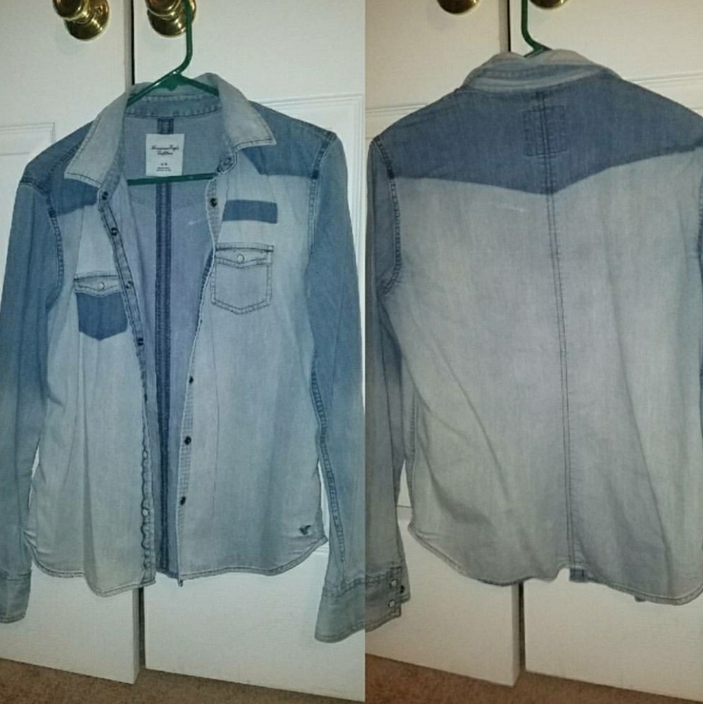 american eagle jean jacket!!! worn a few times!!!