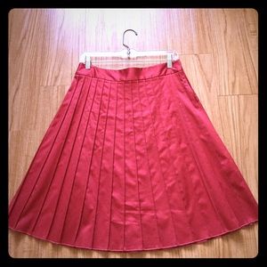 Sateen pleated straight skirt