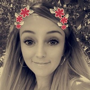 Meet your Posher, Brittney