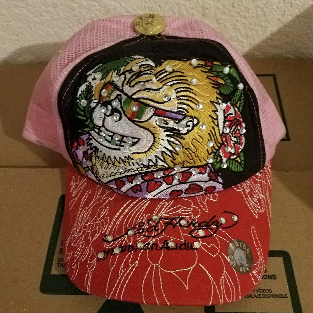 Ed Hardy hat with lion
