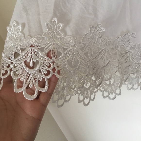 lace trim top - Picture 3 of 4