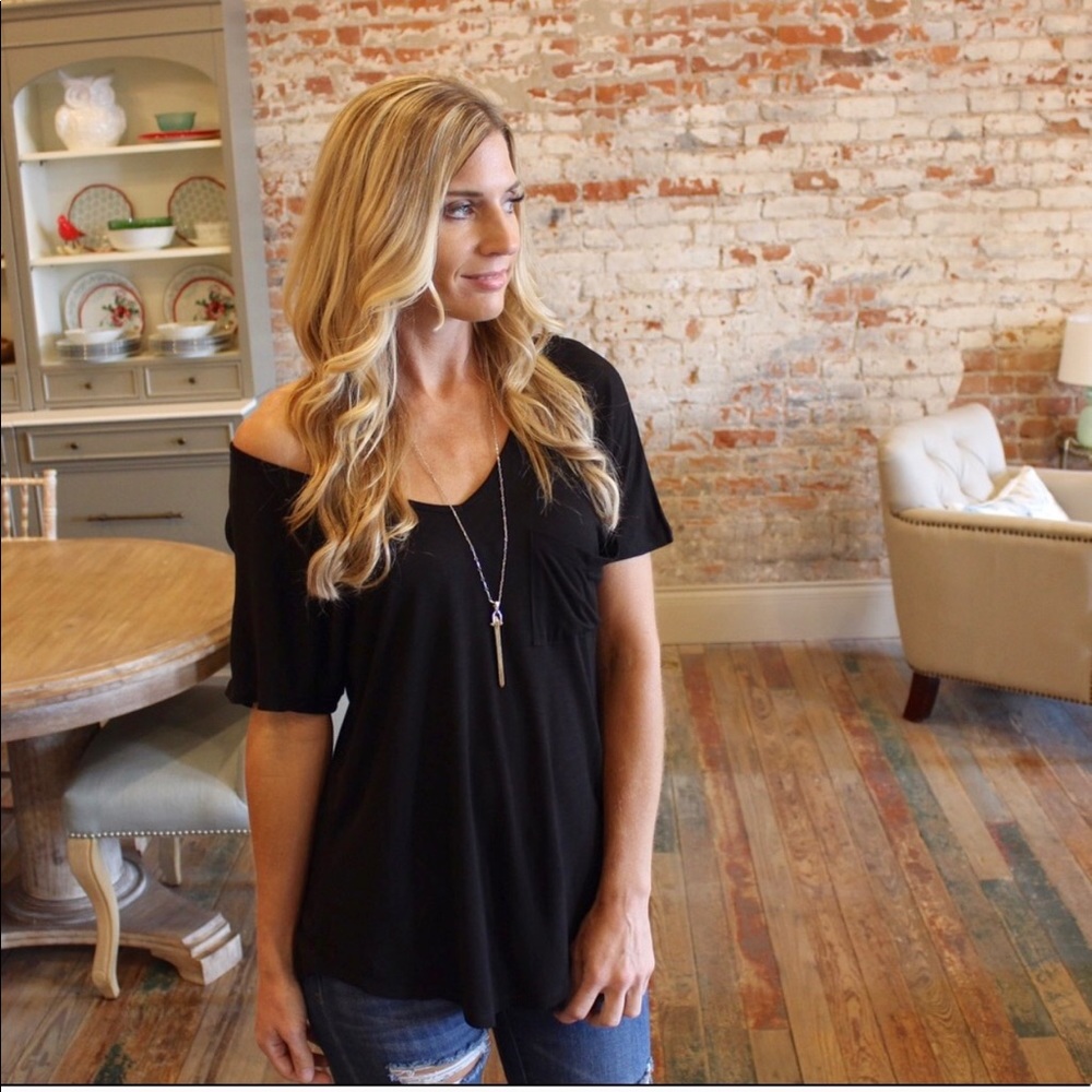 RESTOCKED!Black Loose Fit Slouch Pocket V Neck Top - Picture 2 of 4