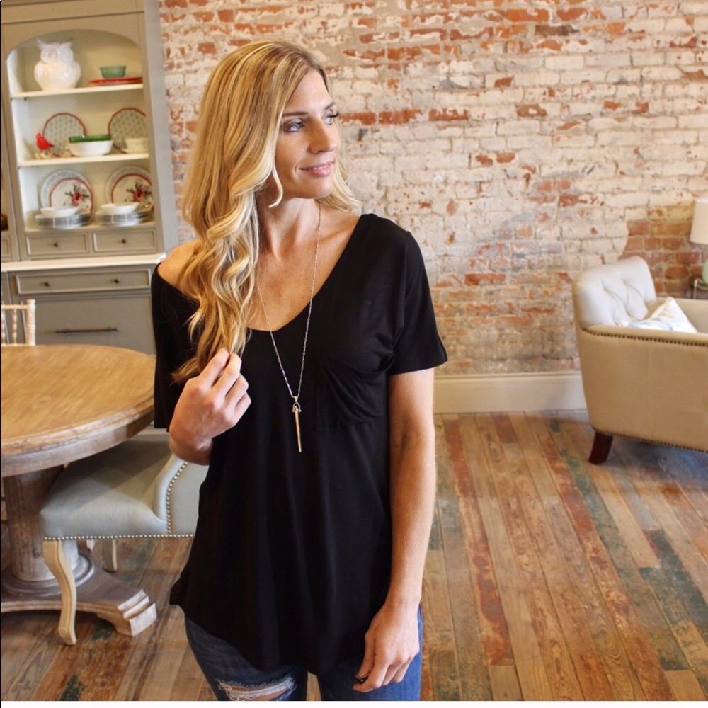 RESTOCKED!Black Loose Fit Slouch Pocket V Neck Top - Picture 3 of 4