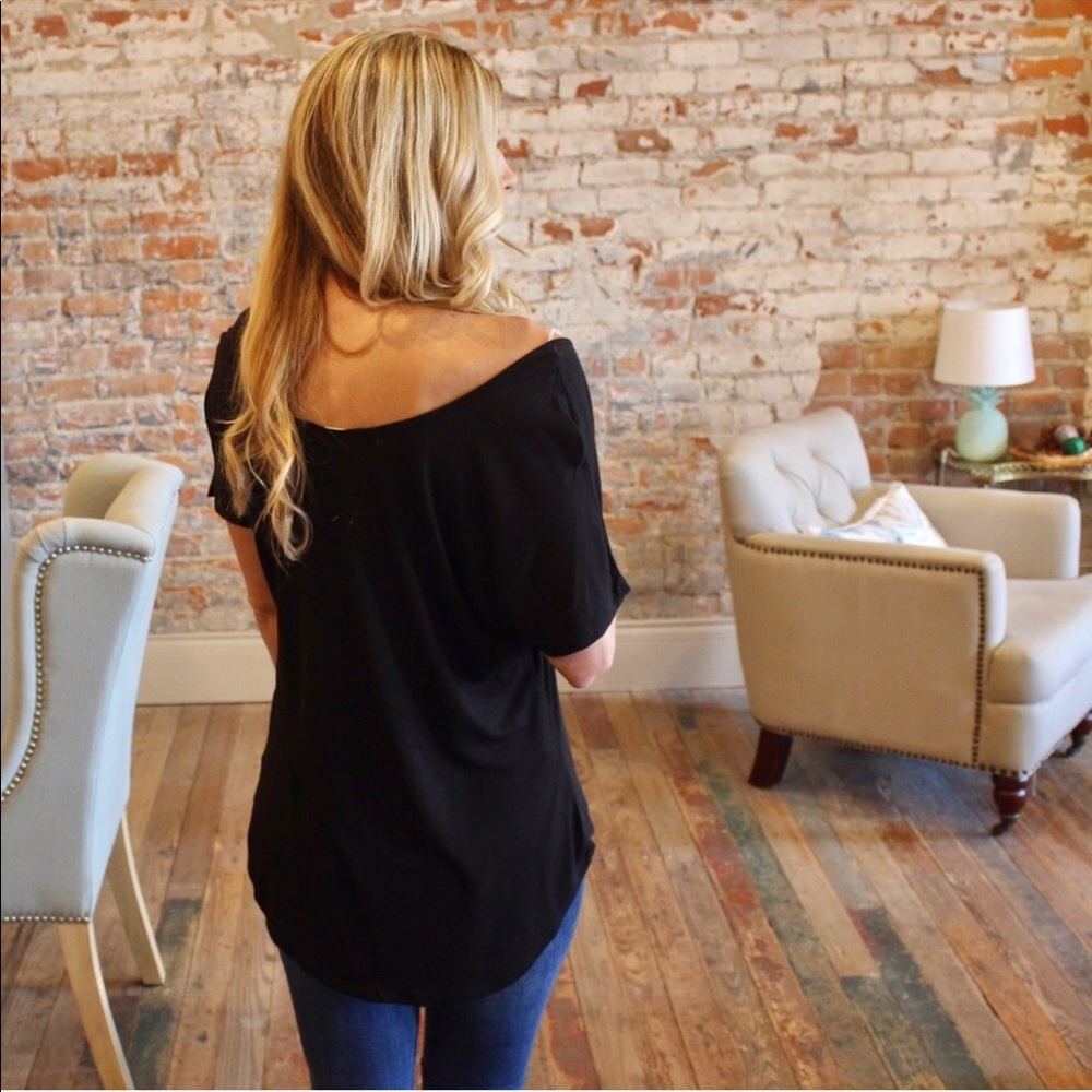 RESTOCKED!Black Loose Fit Slouch Pocket V Neck Top - Picture 4 of 4