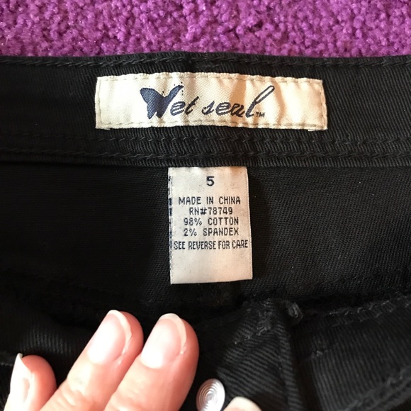 Ladies Wet Seal Shorts - Picture 2 of 4