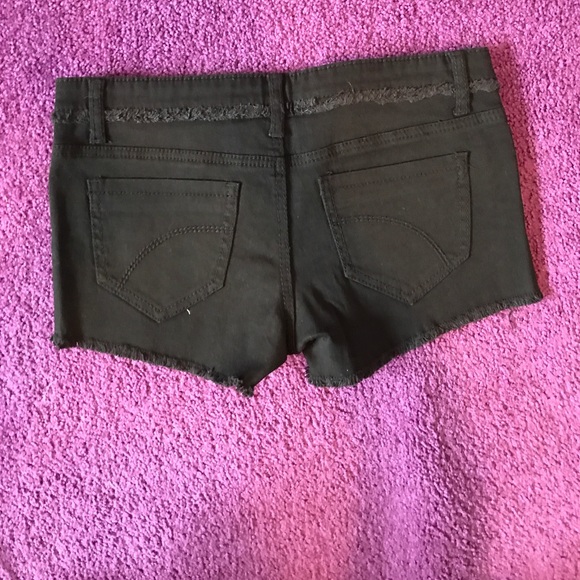 Ladies Wet Seal Shorts - Picture 4 of 4