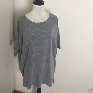EUC LuLaRoe Heathered Gray Irma Lrg