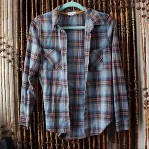 SOLD ON MERCARI Full Tilt plaid flannel