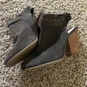 Sole society 8.5 heel/ boots olive/ brown