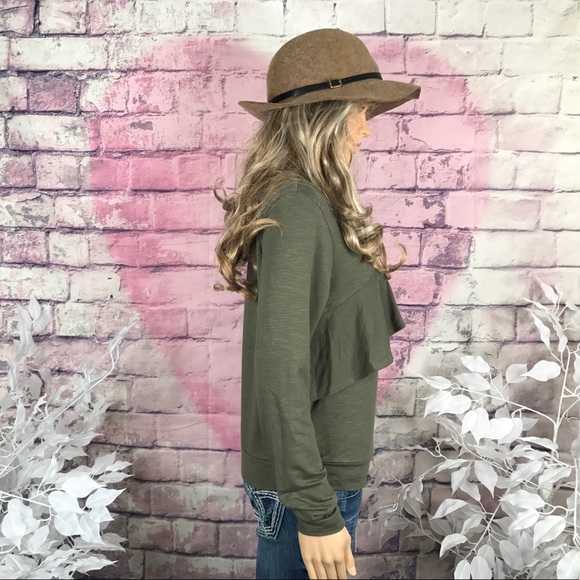 NWT! Ruffle Top - Picture 2 of 3